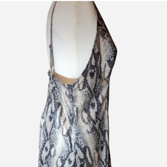Elegant Snake Print V-Neck Dress - Picture 11 of 11